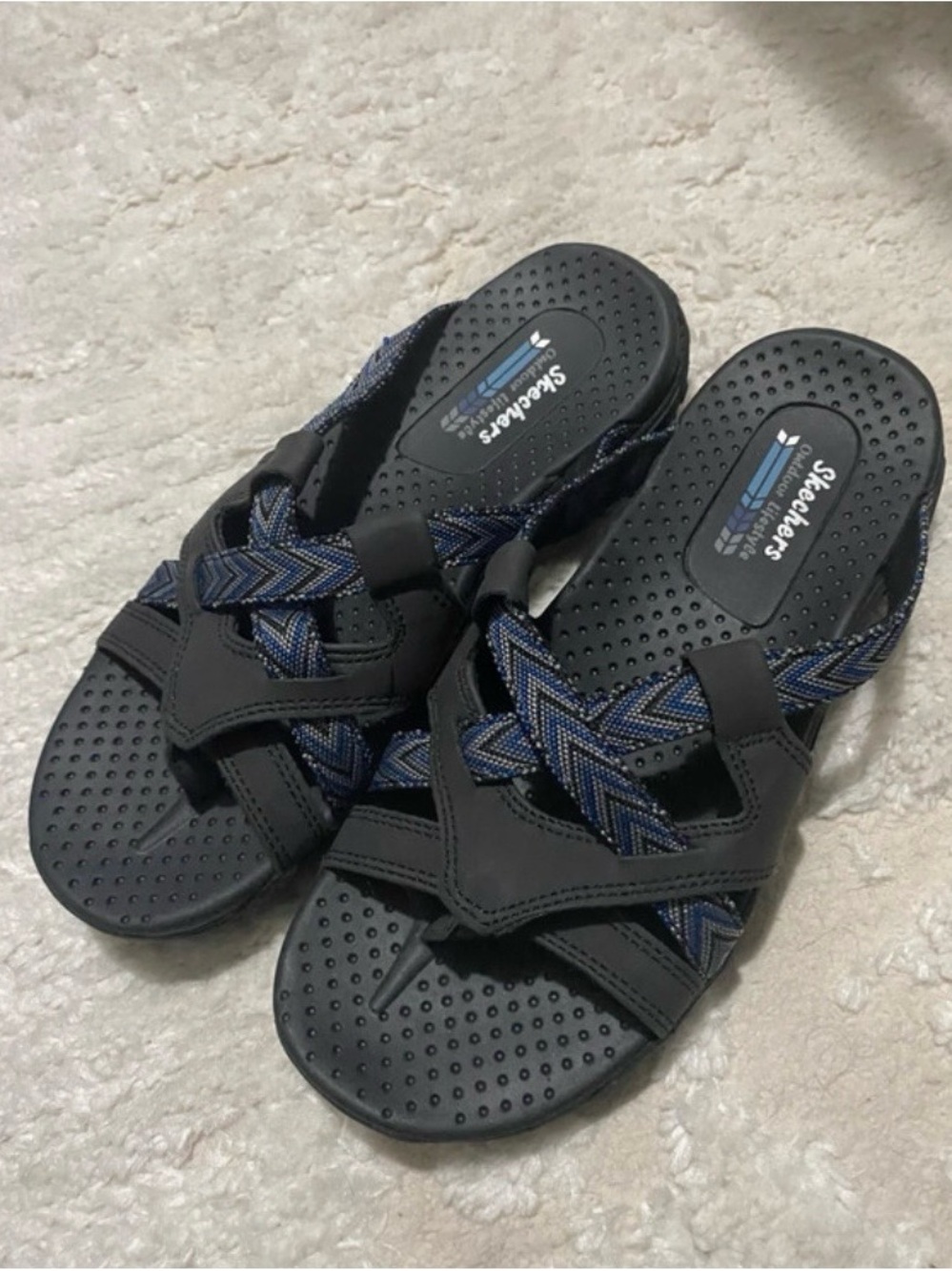 Skechers Women’s Black Sandals with Blue Patterned Straps size 6
